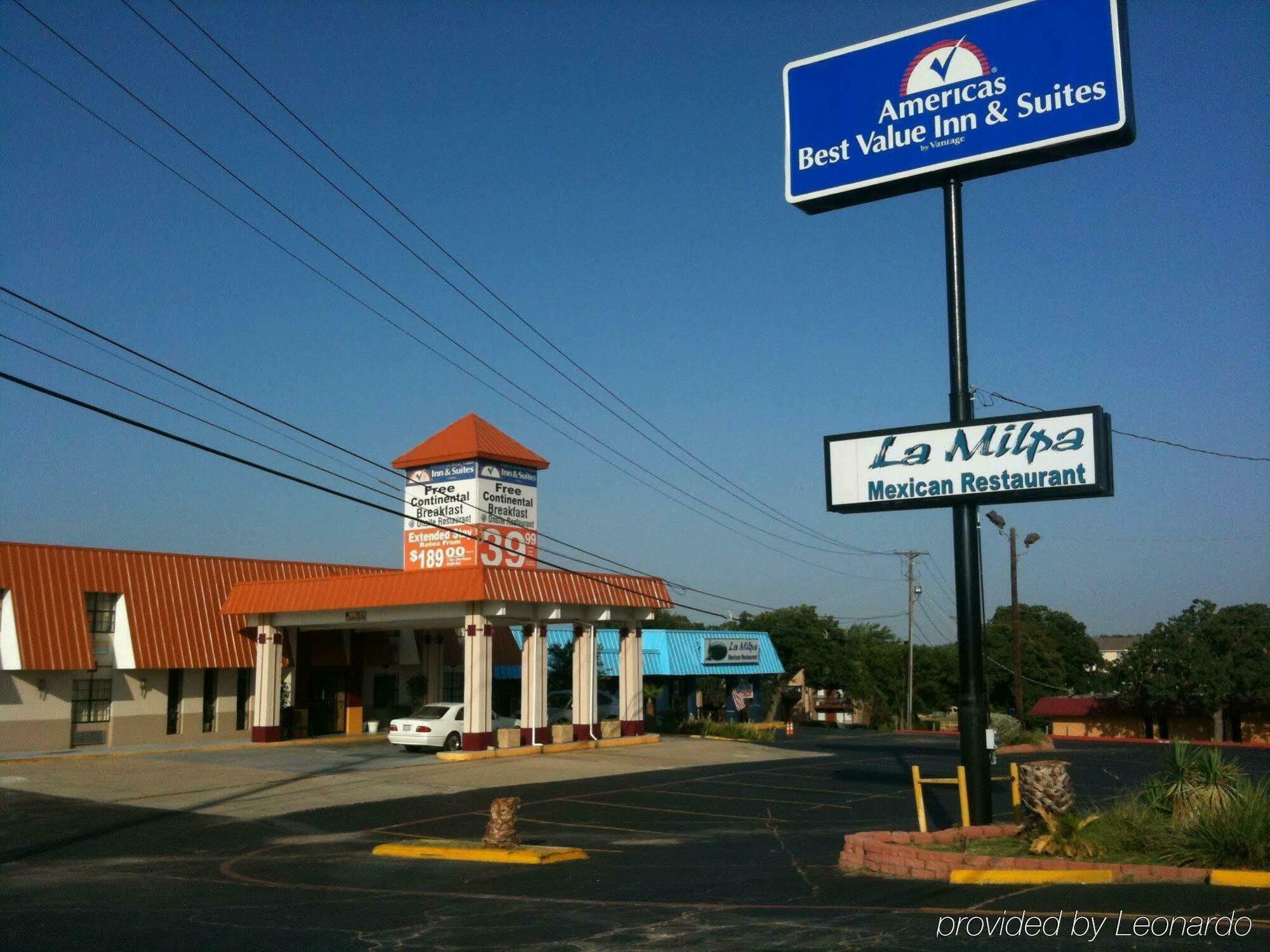 Economy Inn & Suites Denton Exterior photo